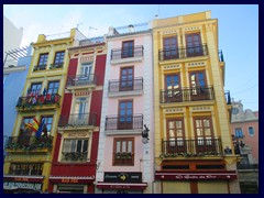 Plaza del Mercat 16 - nice colourful buildings